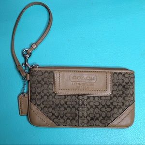 Coach wristlet signature logo print tan classic